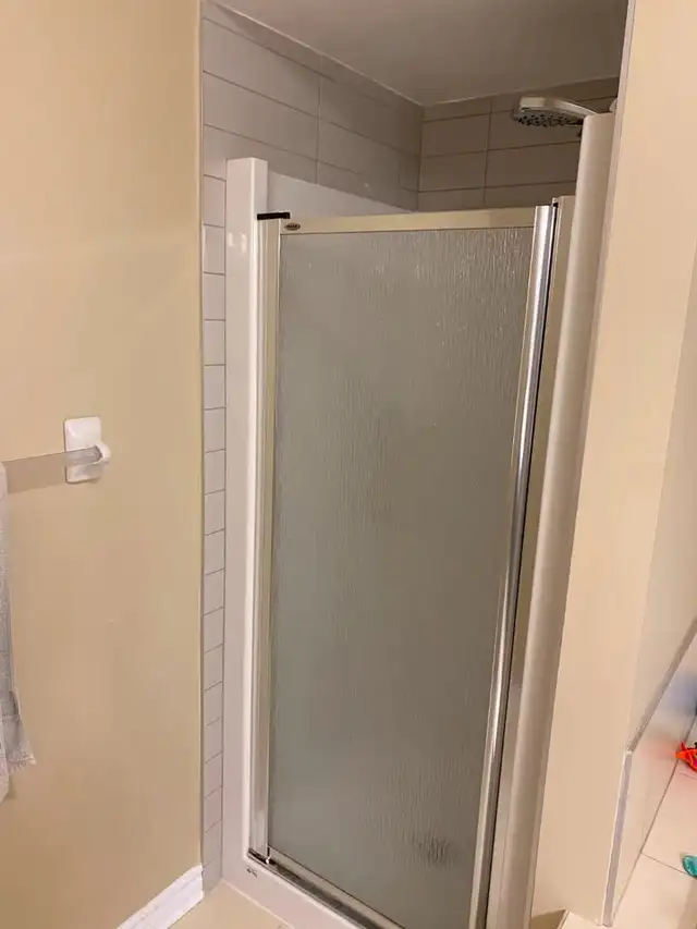 Orleans Master Bedroom with Private Bathroom $1050 - Photo 8