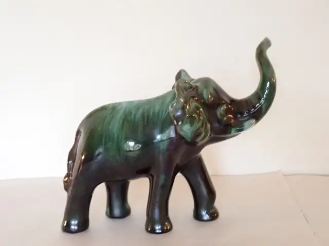 Blue Mountain Pottery Elephant Figure - Photo 2