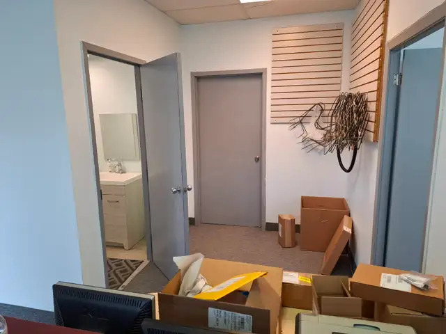 1400 sqft Office Warehouse/Storage for rent | $2000/Month - Photo 4