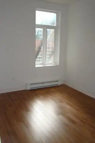 Superbe grand 4 1/2, 3e étage St-Sauveur Juillet - Photo 9