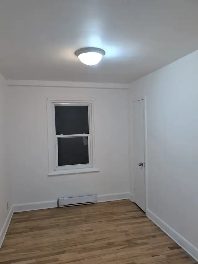 beau grand grand 4 1/2 rue Vitré Limoilou, petit chien accepté - Photo 5