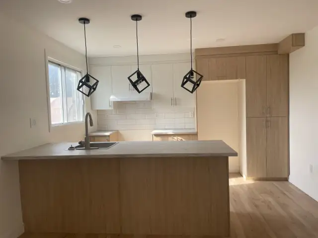 Magnifique grand 5 1/2, RÉNOVÉ, Air climatisé, Charlesbourg - Photo 2