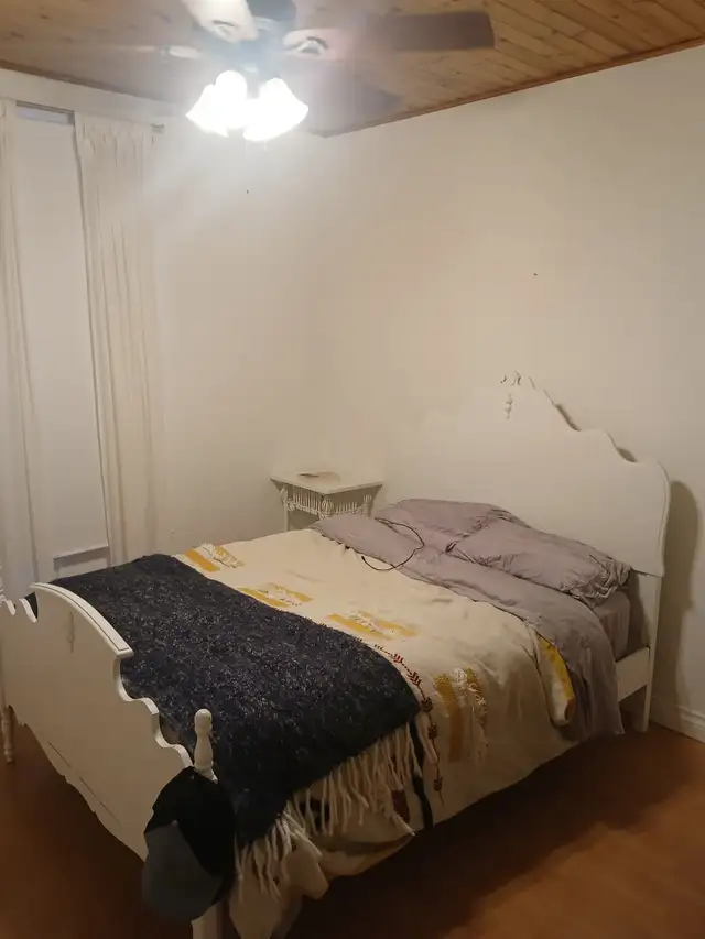 Très beau 4 1/2 1er étage, Saint-Sauveur, Air clim, Juillet - Photo 8