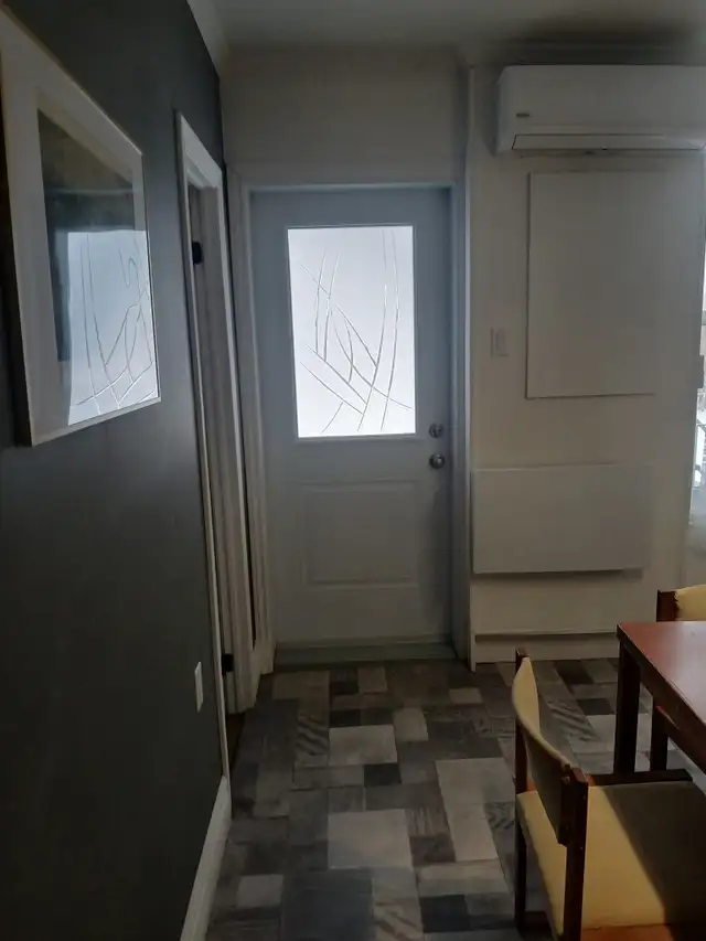 Très beau 4 1/2 1er étage, Saint-Sauveur, Air clim, Juillet - Photo 15