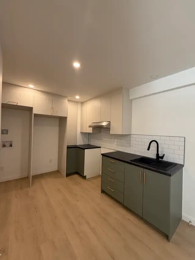 Superbe 2 1/2, Limoilou, wifi, RÉNOVÉ À NEUF! - Photo 2