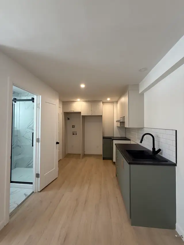 Superbe 2 1/2, Limoilou, wifi, RÉNOVÉ À NEUF! - Photo 4