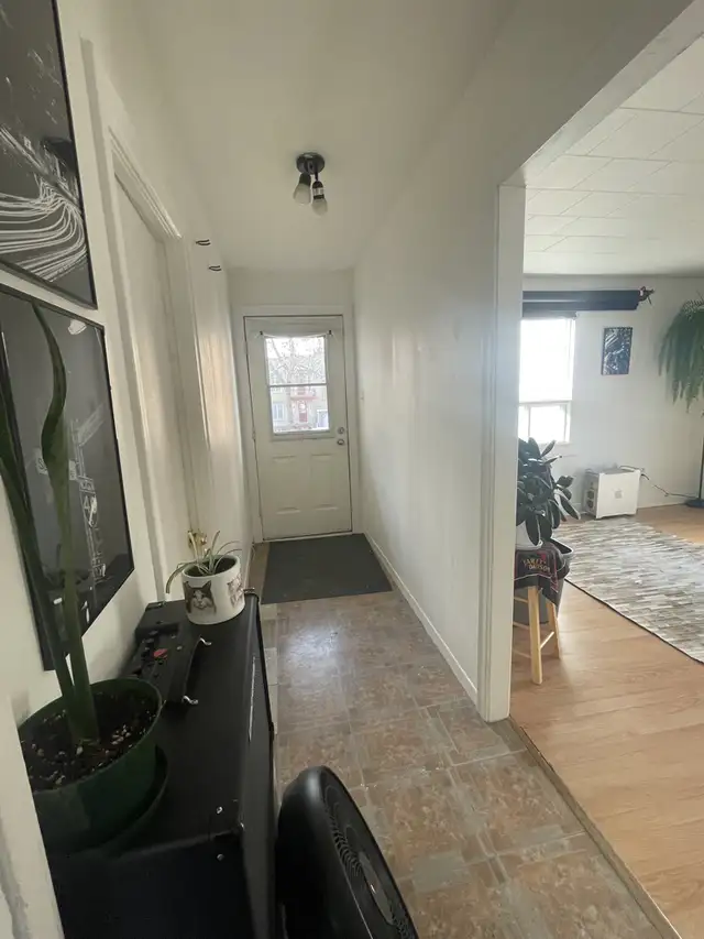 Beau 3 1/2 2e étage Limoilou juillet - Photo 7