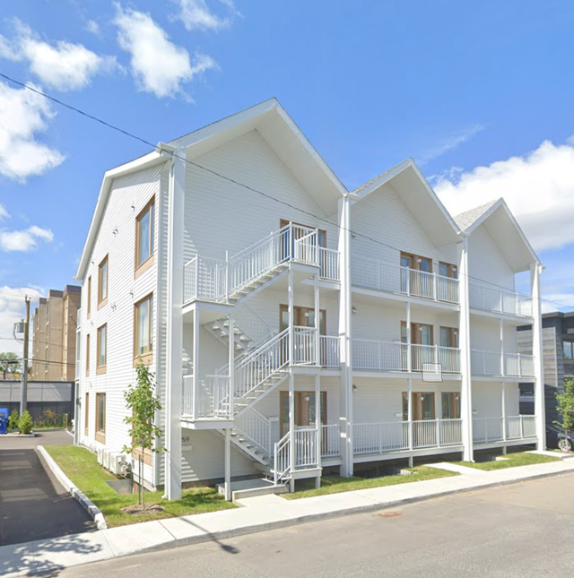 Magnifique 3 1/2, Immeuble récent, Juillet