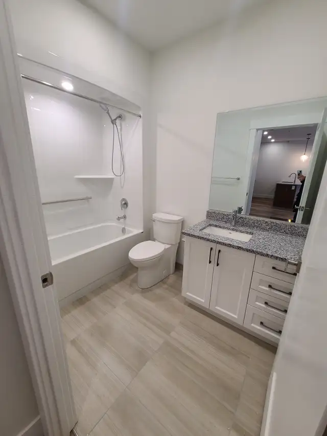 Luxury 2BR/2BA - 18 Hirtle - Aug 1st - Heat/AC/Water/Pkg Incl - Photo 11