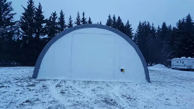 Édifice d'entreposage commercial 30x85x15