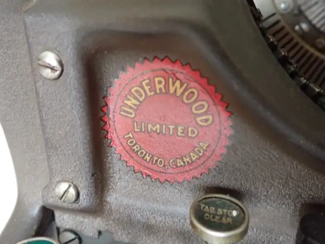 Antique Underwood Typewriter - Photo 4