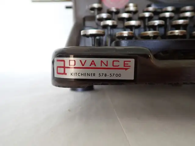 Antique Underwood Typewriter - Photo 5