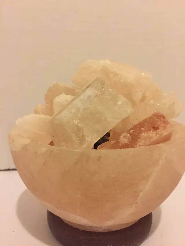 Himalayan Salt Lamp - Photo 3