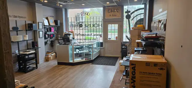 Commercial Space for lease in Burlington - Photo 3