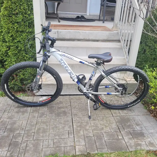 Trek 6700 Mountain Bike With Disc Brakes (M size Frame)