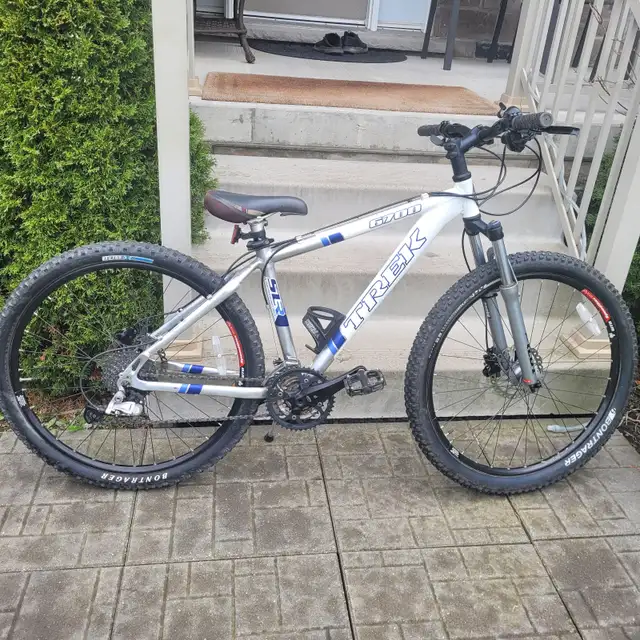 Trek 6700 Mountain Bike With Disc Brakes (M size Frame) - Photo 2