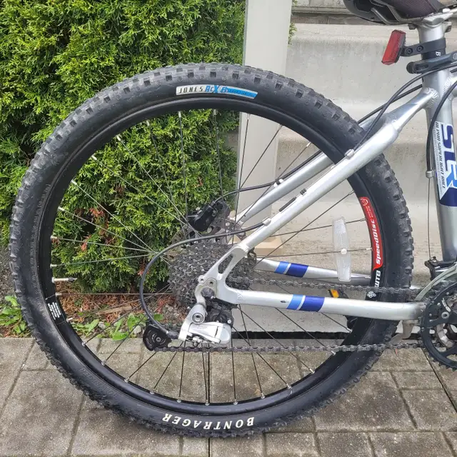 Trek 6700 Mountain Bike With Disc Brakes (M size Frame) - Photo 3