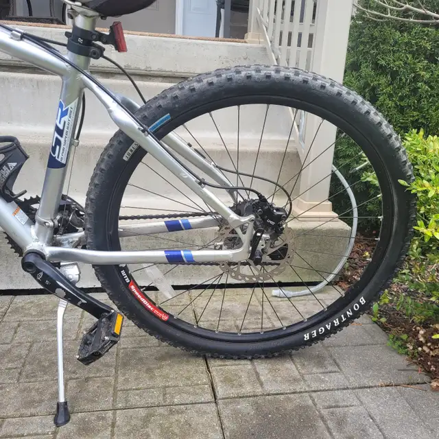 Trek 6700 Mountain Bike With Disc Brakes (M size Frame) - Photo 6