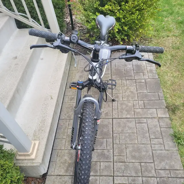 Trek 6700 Mountain Bike With Disc Brakes (M size Frame) - Photo 8