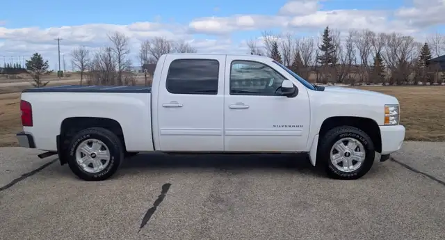 2012 Chevrolet Silverado 1500Crew Cab - Photo 2