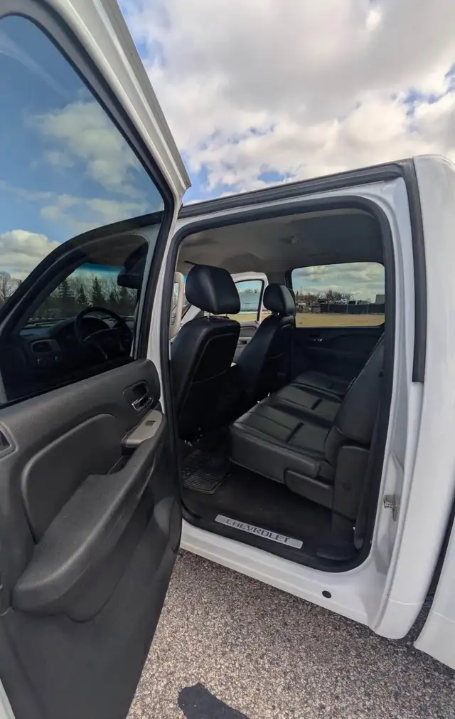 2012 Chevrolet Silverado 1500Crew Cab - Photo 6