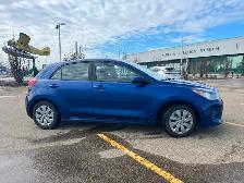 2020 Kia Rio LX  IVT, service history (paper) Carfax garage-kept - Photo 2