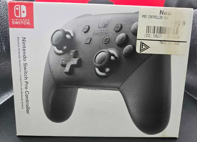 NINTENDO SWITCH PRO CONTROLLER
