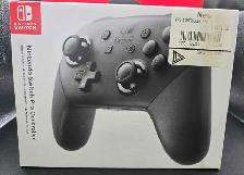 NINTENDO SWITCH PRO CONTROLLER