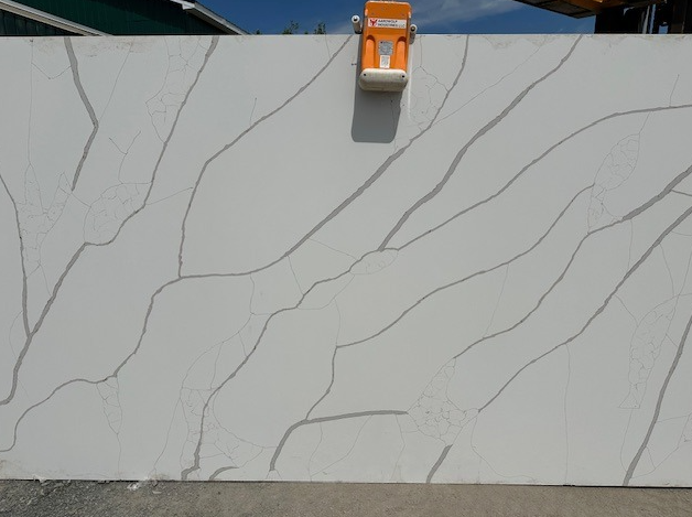 White Quartz Countertop - Photo 4