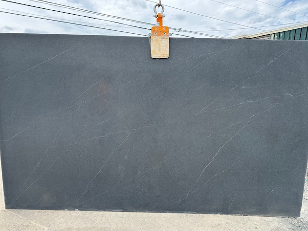 White Quartz Countertop - Photo 5