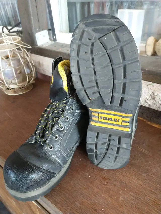 WORK SAFETY BOOTS, STEEL TOE. SIZE 9 - Photo 2