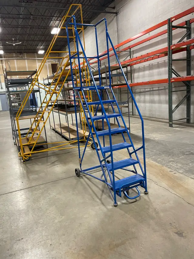 Rolling Shop Ladders Platform - 7 Steps - Good Condition $450 - Photo 3