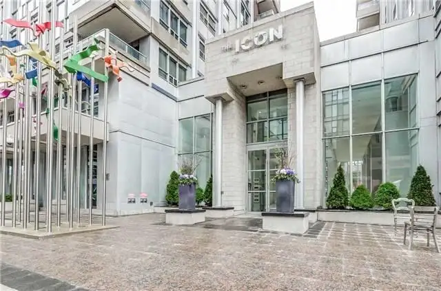 Furnished Den/Room,Downtown,King/John,Luxury living,Female-Only - Photo 2