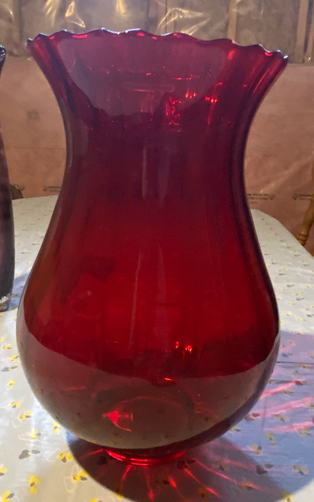 Vase red glass