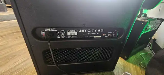 JET CITY 20 WATT TUBE AMP - Photo 4