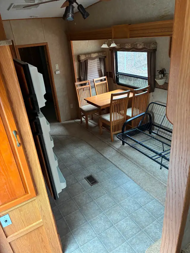 2008 Sandpipier fifth wheel camper (Bunk room) - Photo 3