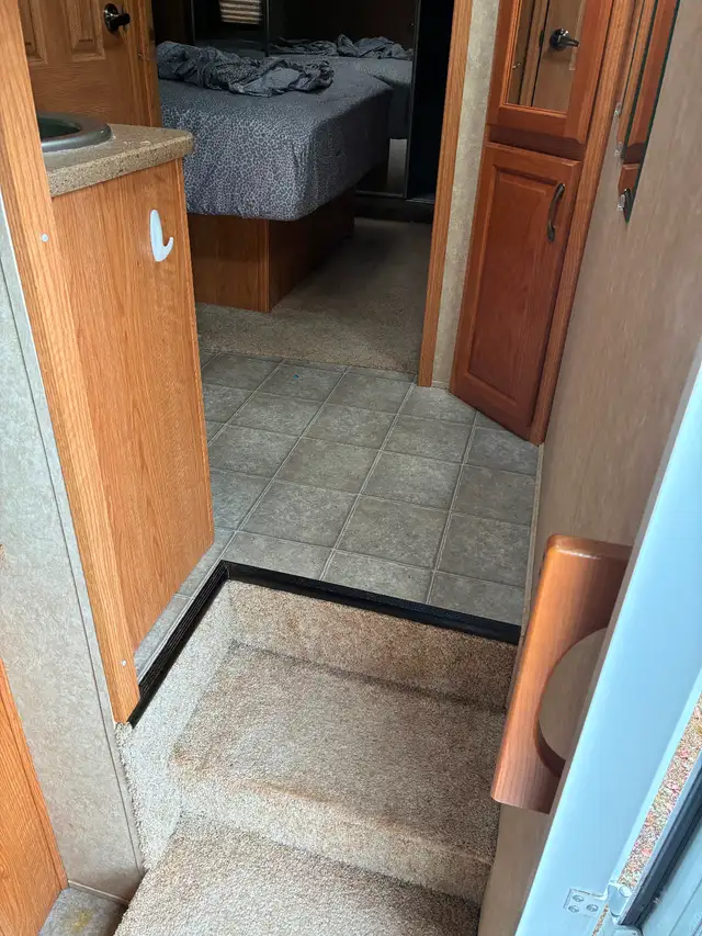 2008 Sandpipier fifth wheel camper (Bunk room) - Photo 4