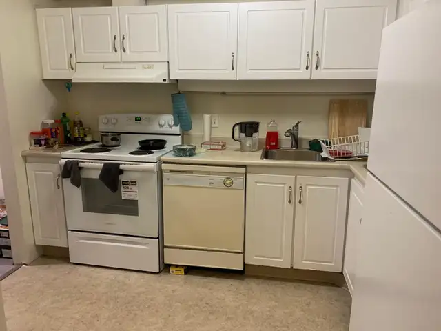 2 Bedroom Apartment for Sublet in Truro! FURNISHED - Photo 3