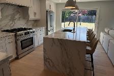 White Quartz Countertop With Long Veins