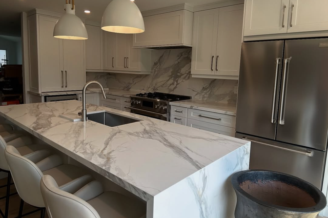 White Quartz Countertop With Long Veins - Photo 5