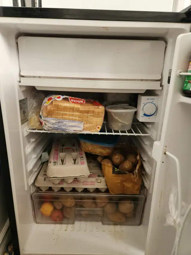Refrigerator - Photo 2