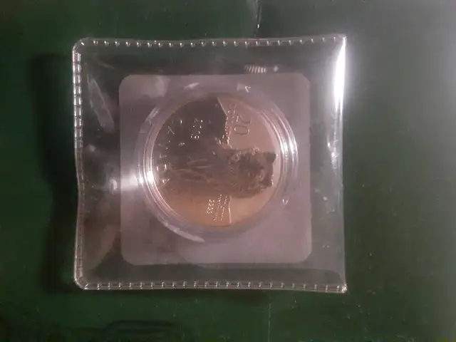 Royal Canadian Mint Wolf coin - Photo 3