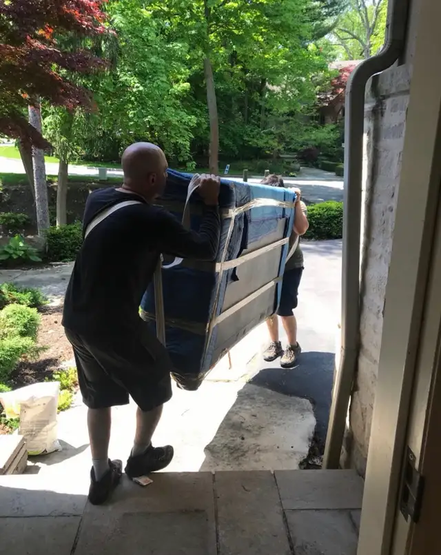 BEST MOVING SERVICES ☎️ 437-971-0071 ☎️ - Photo 4