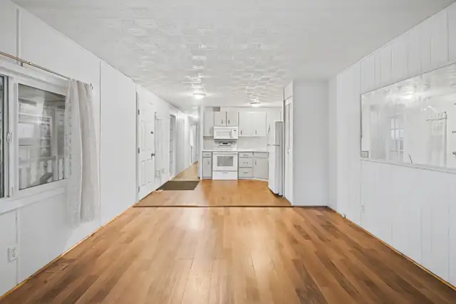 Well Priced Mobile Home - Photo 8