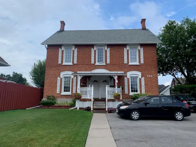 Oshawa Legal 1 bedroom (second floor) Apt $1499 - Photo 3