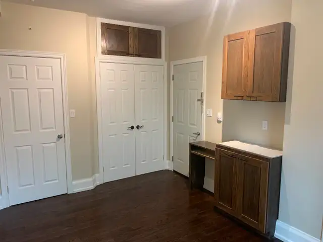 Compact Bachelor at Wilson Subway Station Wilson Height/Wilson - Photo 2