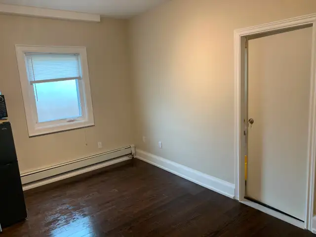 Compact Bachelor at Wilson Subway Station Wilson Height/Wilson - Photo 9