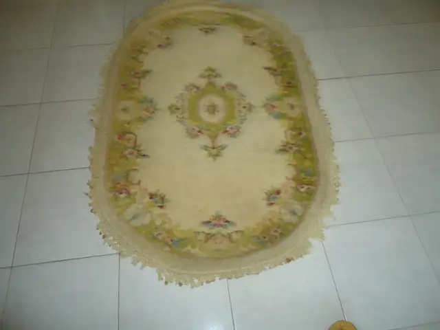 OVAL AREA RUG - 100% WOOL