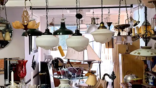 ANTIQUE VINTAGE CRYSTAL CHANDELIER - Photo 4