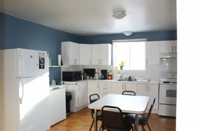 1er juillet à côté Cégep Garneau, Ste-Foy et Université Laval - Photo 2